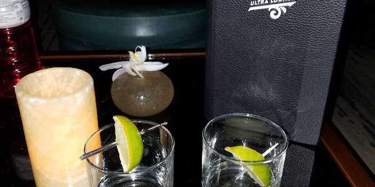 Sip in Style: Discovering the Captivating Modern Cocktail Lounge