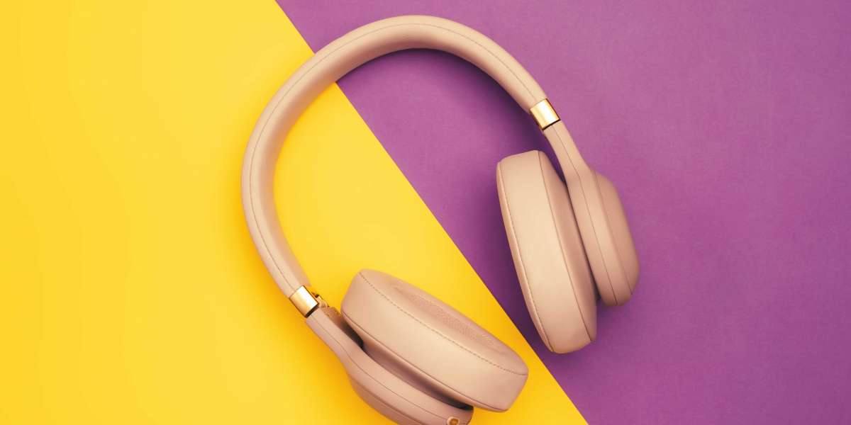 How Much Do Headphone UK Experts Make?