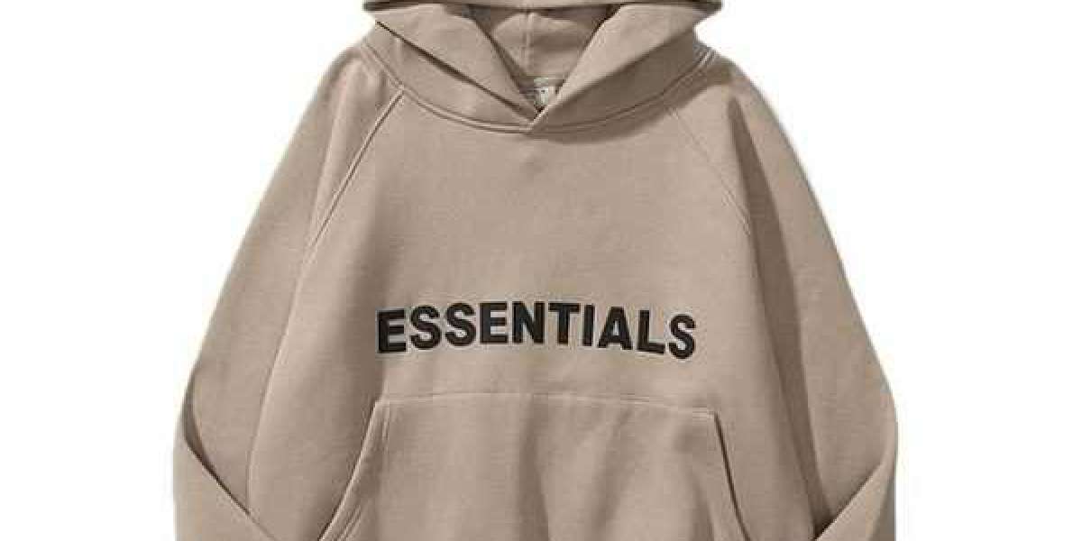 Essential Hoodie: From Gym Days to Chill Nights