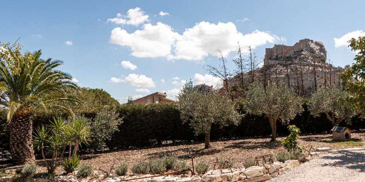 Eco Homestay with View of Castle in Italy: Discover Tranquility at Manfredomus