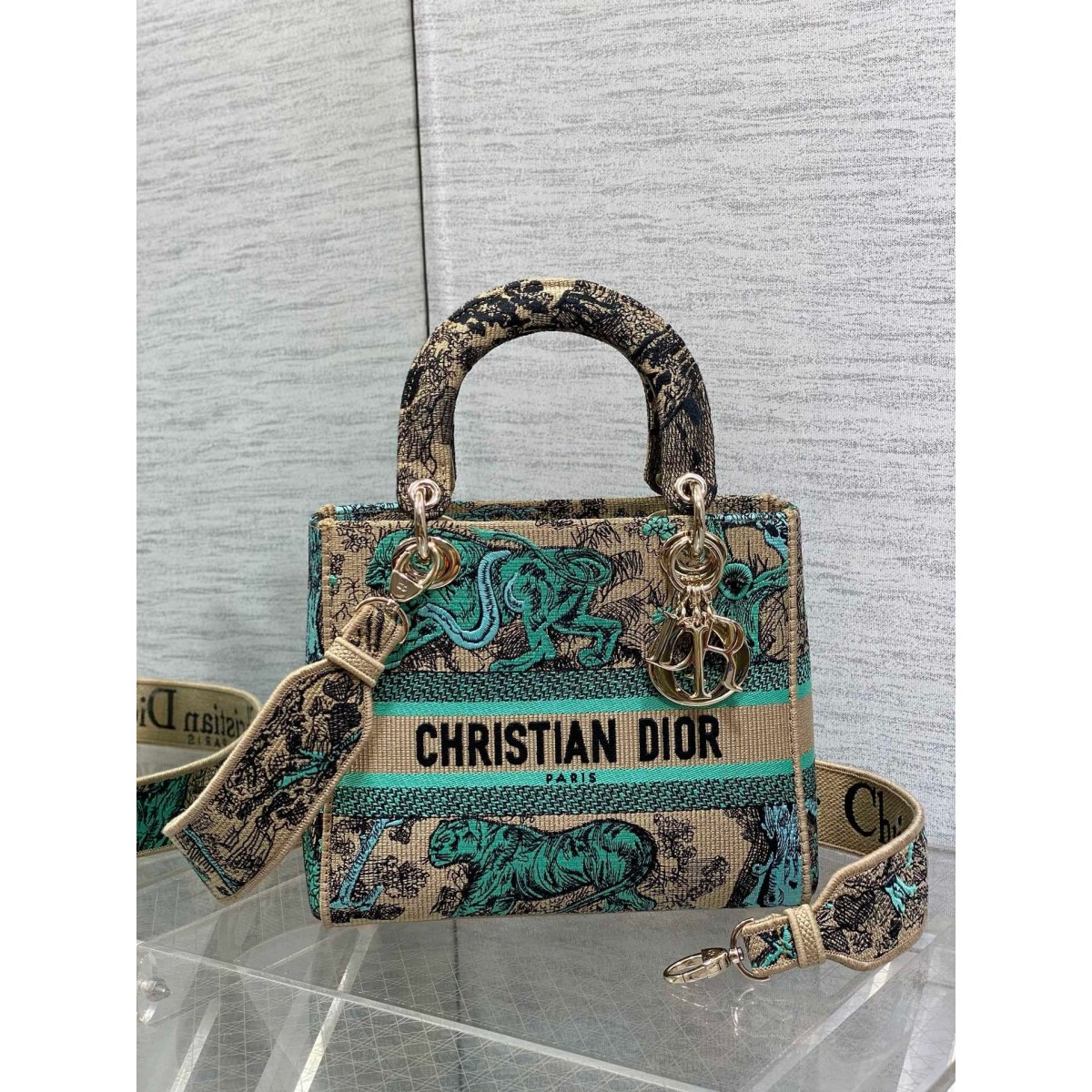 Dior Dioriviera Lady D-Lite Medium Bag in Raffia with Green Toile de Jouy Sauvage Embroidery High Quality Replica