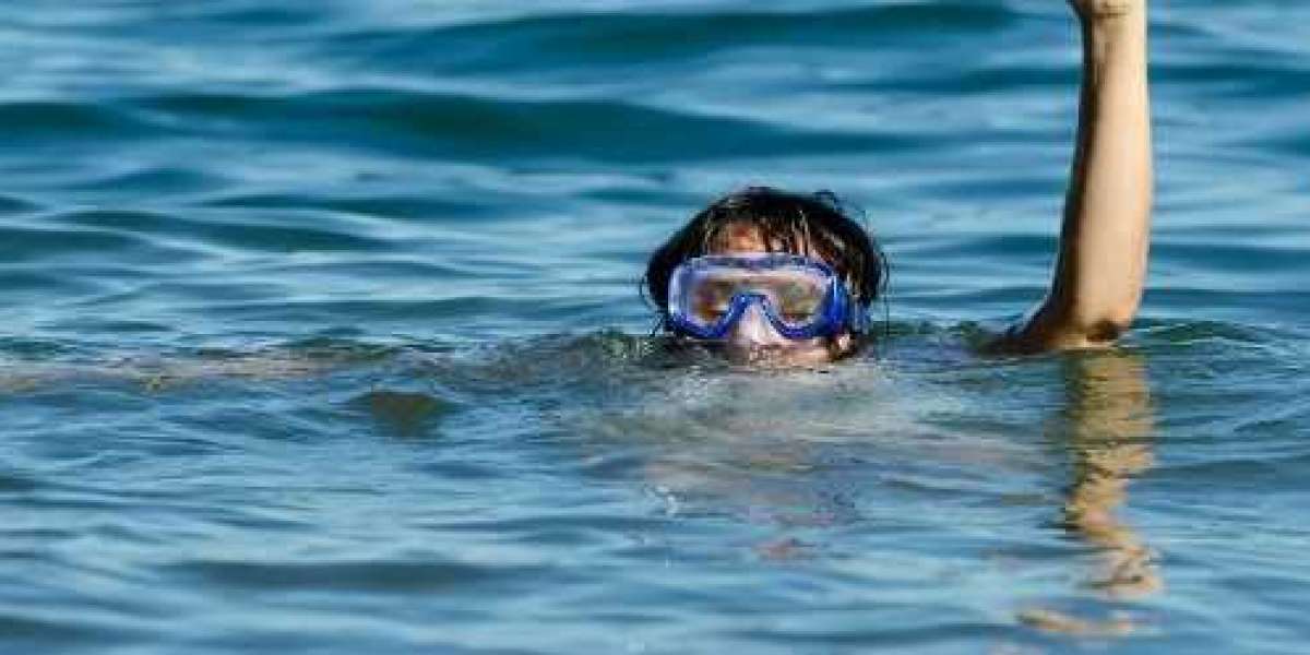 Your Path to Aquatic Safety: Pool Lifeguard Certificate and Bronze Medallion in Perth