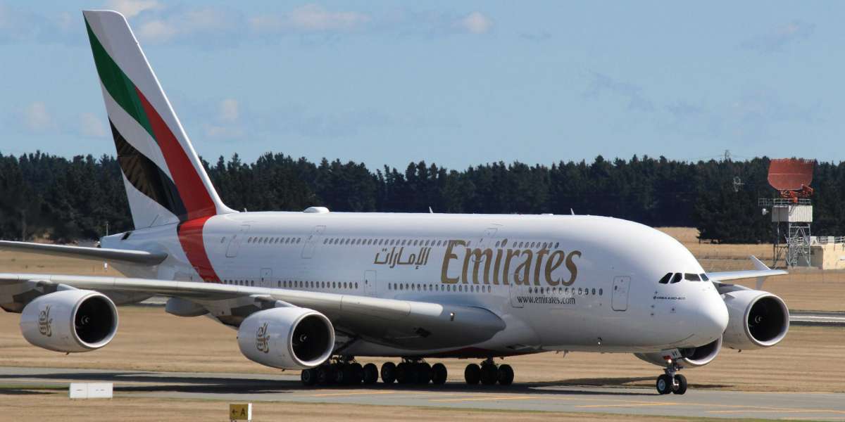Emirates Baggage Policy Guide 2025: Allowance, Fees & Guidelines