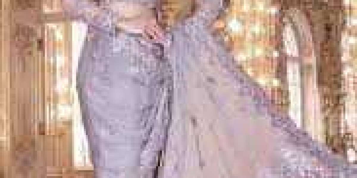 How to Style a Pakistani Saree for Any Occasion?