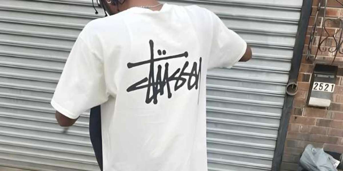 Guía rápida: 5 outfits con tu Sudadera Stüssy