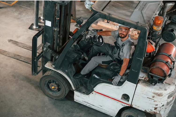 Keep Your Construction Site Running Smoothly with Manlift Repair Services in Abu Dhabi - Straightway