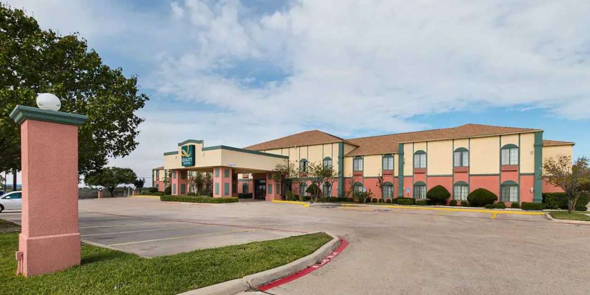 Discover Comfort and Convenience at Quality Suites Hotel