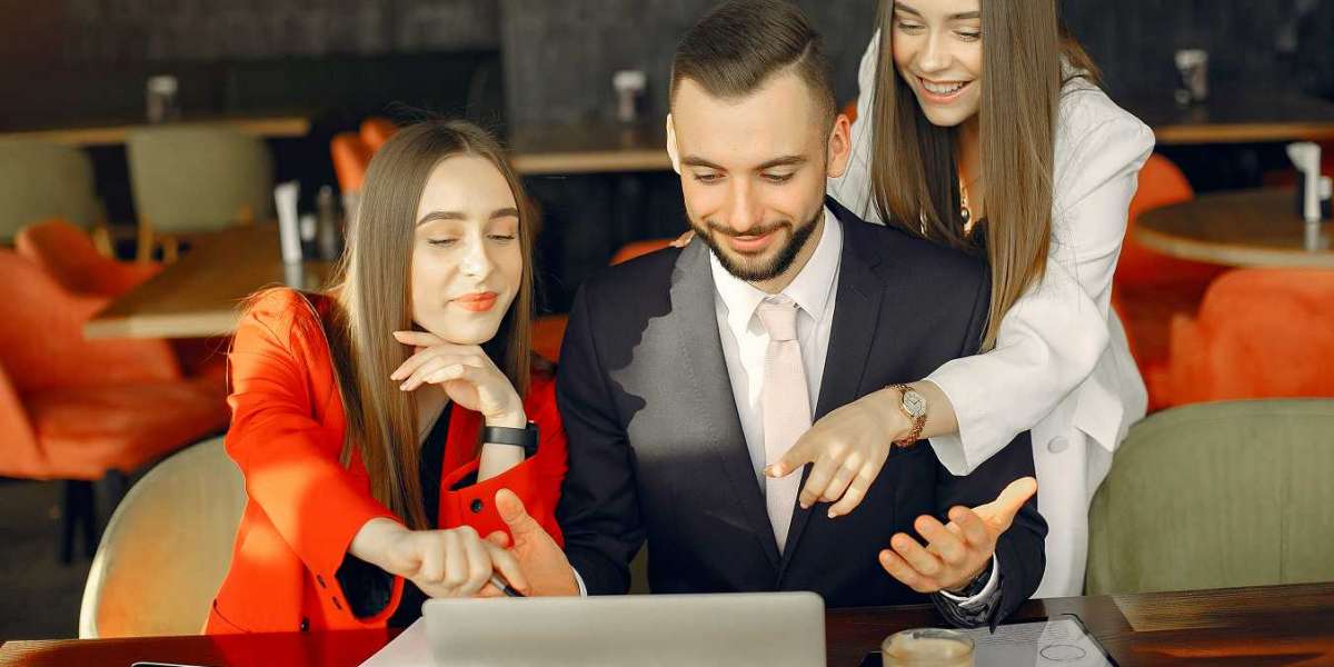 Building a Powerful Online Presence From Day One: A Complete Guide for Modern Businesses